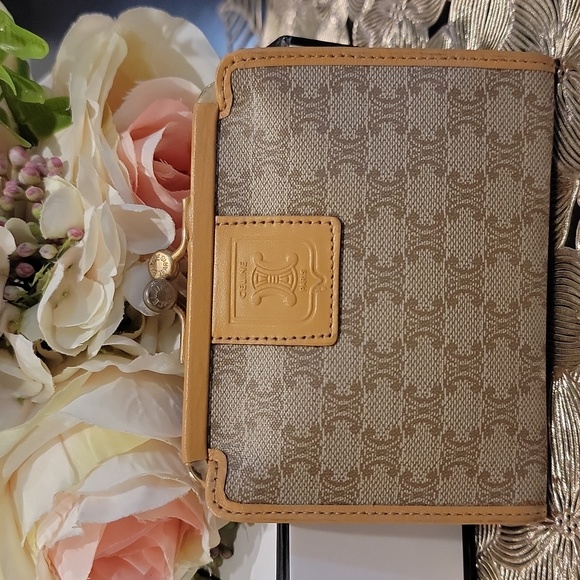 Authentic Celine kisslock wallet - Picture 1 of 8